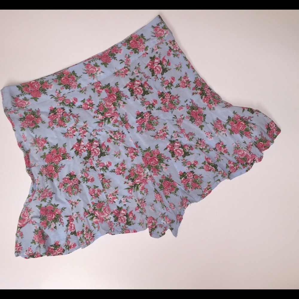 Forever 21 Girl’s Shorts High Waisted Cottsgecore Floral Girly